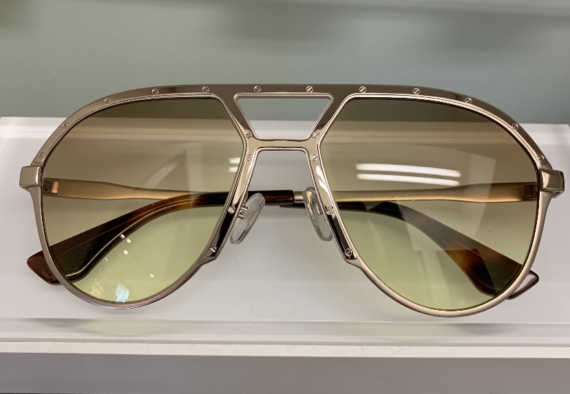 Model Elvis 1 Gold Aviator Sunglasses with metallic plate